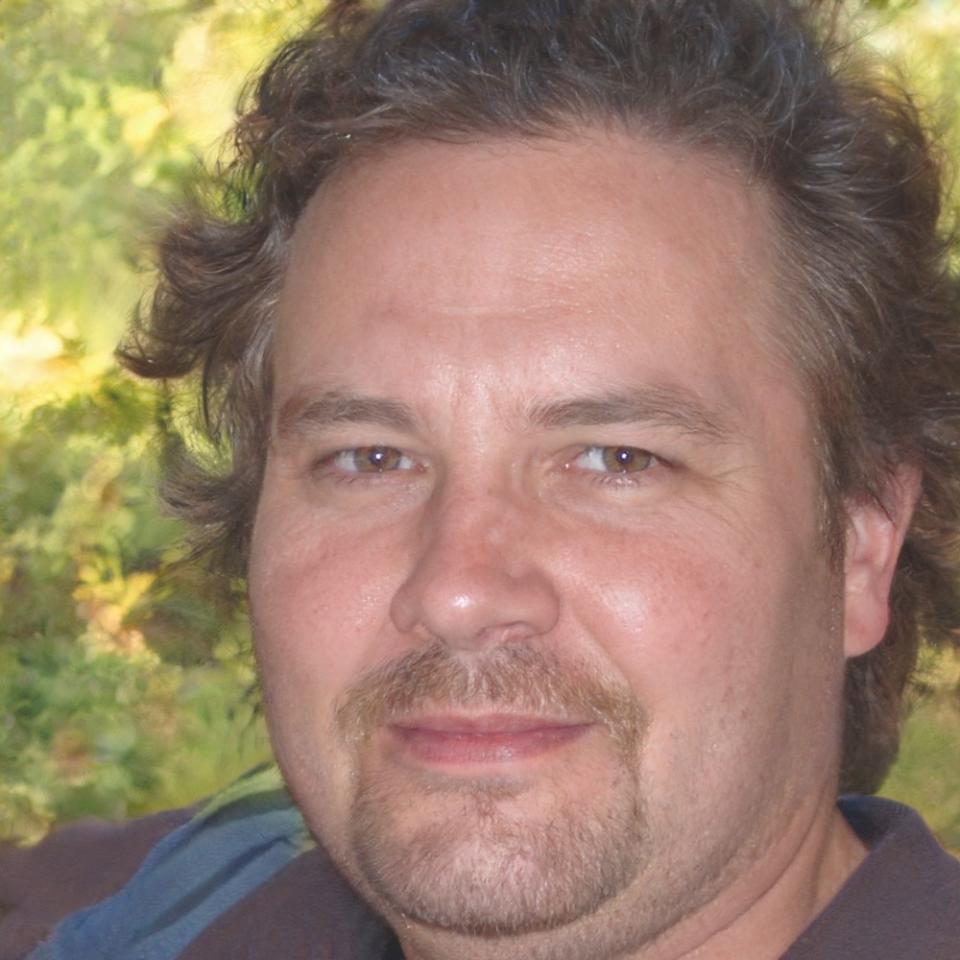 Portrait de Julien, formateur expert en maquillage photographique